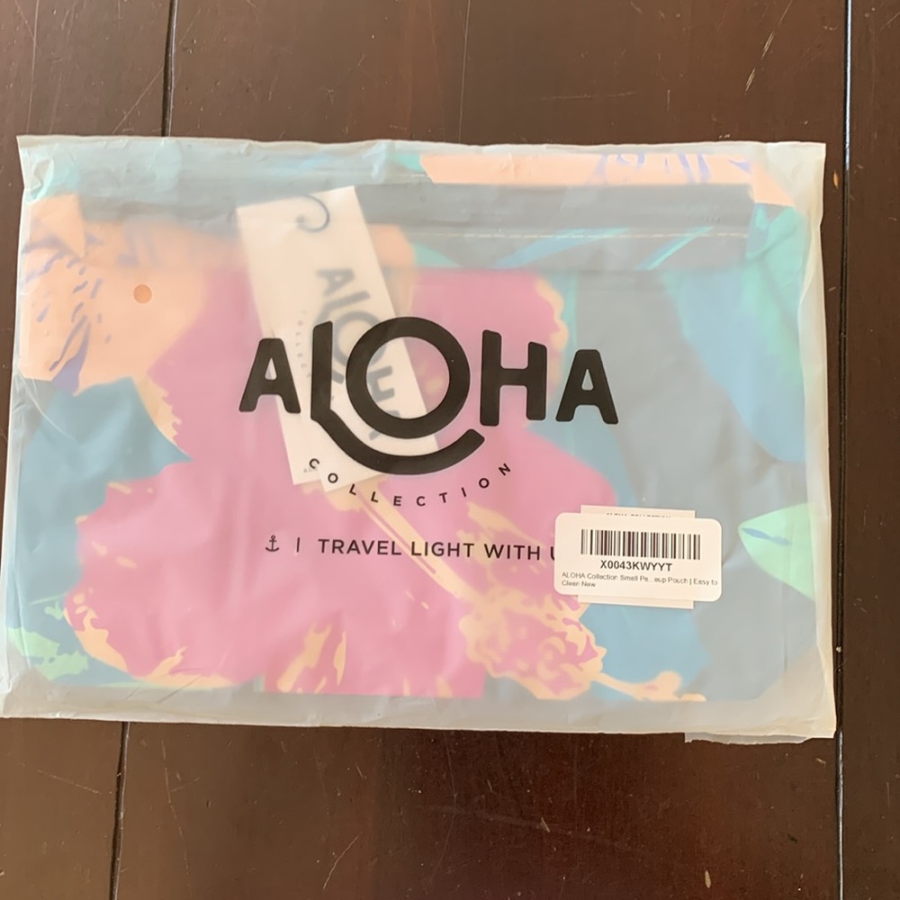 Aloha Collection Small Pau Hana pouch. NIB - Picture 4 of 4